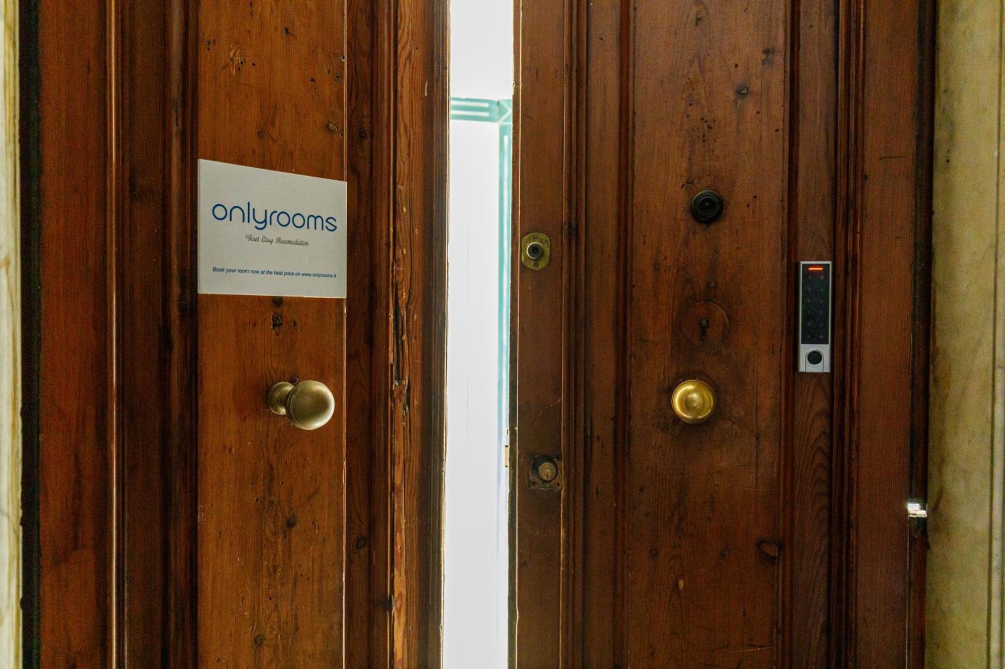 Guest house Onlyrooms Iii - Recommended For Under 30s