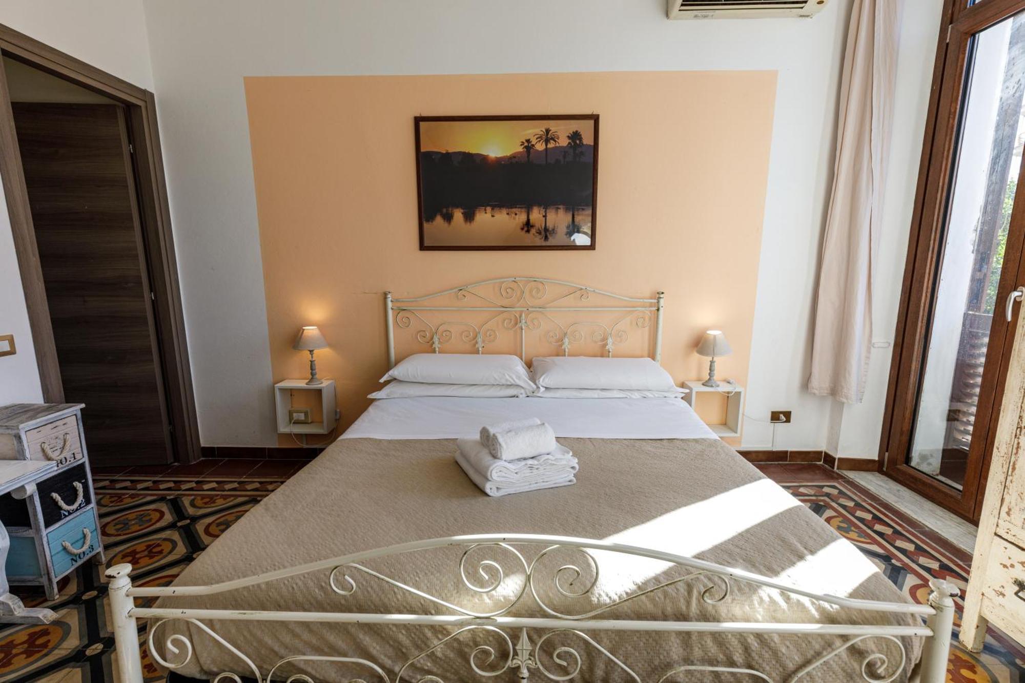 Onlyrooms Iii - Recommended For Under 30s *
