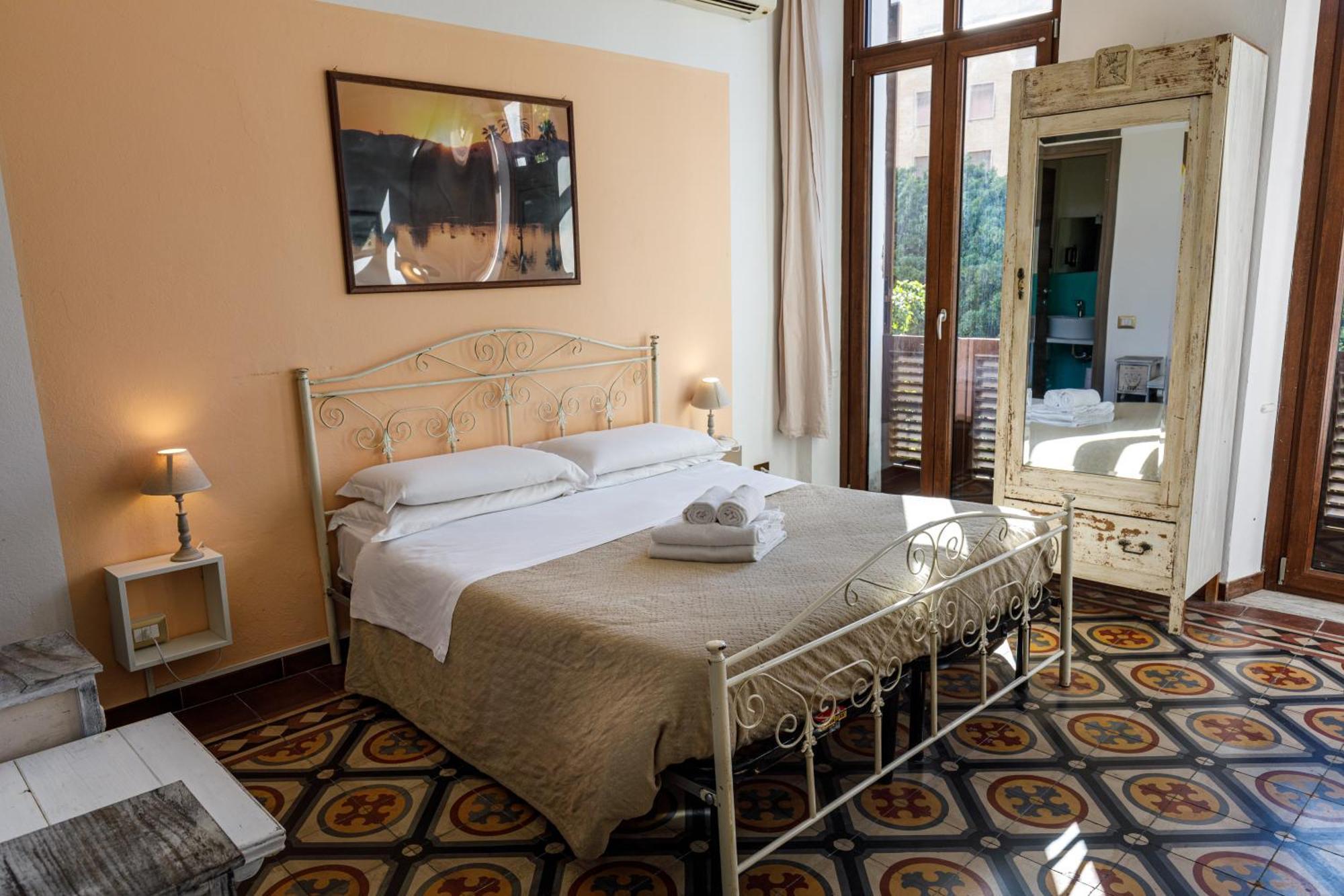 Guest house Onlyrooms Iii - Recommended For Under 30s