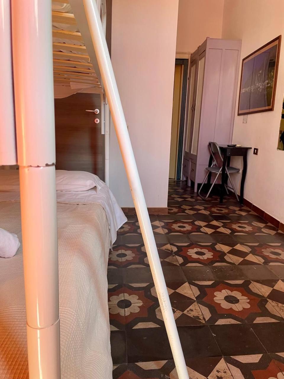 Onlyrooms Iii - Recommended For Under 30s Guest house *